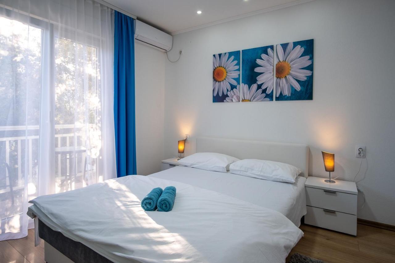 Apartments Sweet Dreams Τρέμπινιε Εξωτερικό φωτογραφία