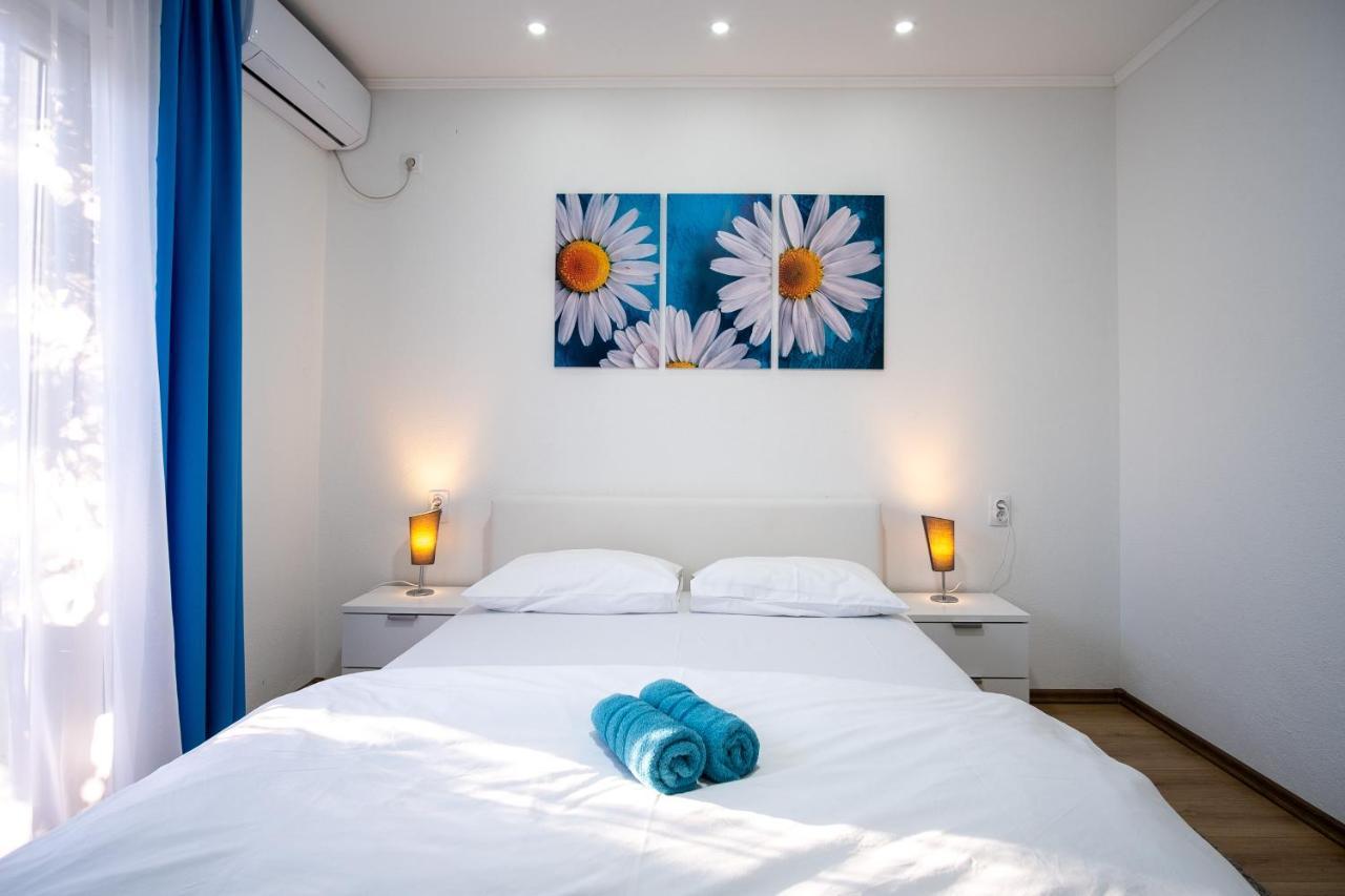 Apartments Sweet Dreams Τρέμπινιε Εξωτερικό φωτογραφία