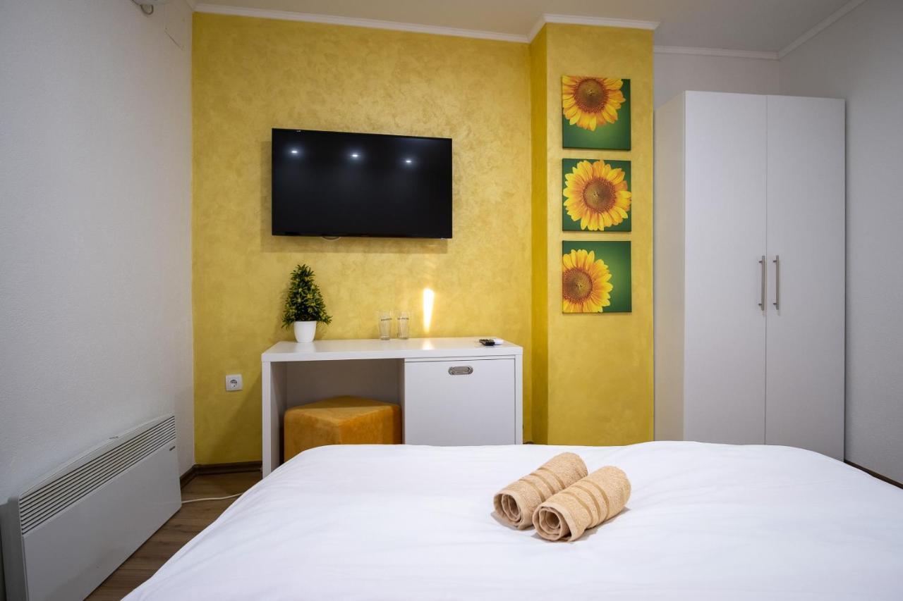 Apartments Sweet Dreams Τρέμπινιε Εξωτερικό φωτογραφία
