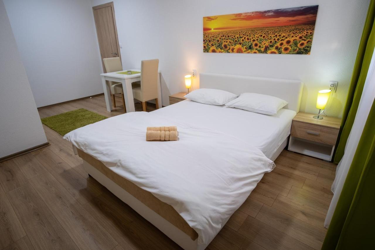 Apartments Sweet Dreams Τρέμπινιε Εξωτερικό φωτογραφία