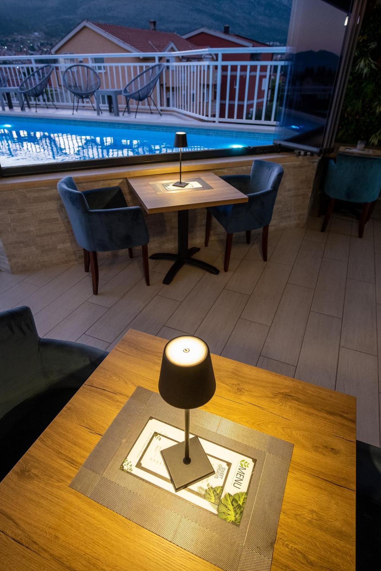 Apartments Sweet Dreams Τρέμπινιε Εξωτερικό φωτογραφία