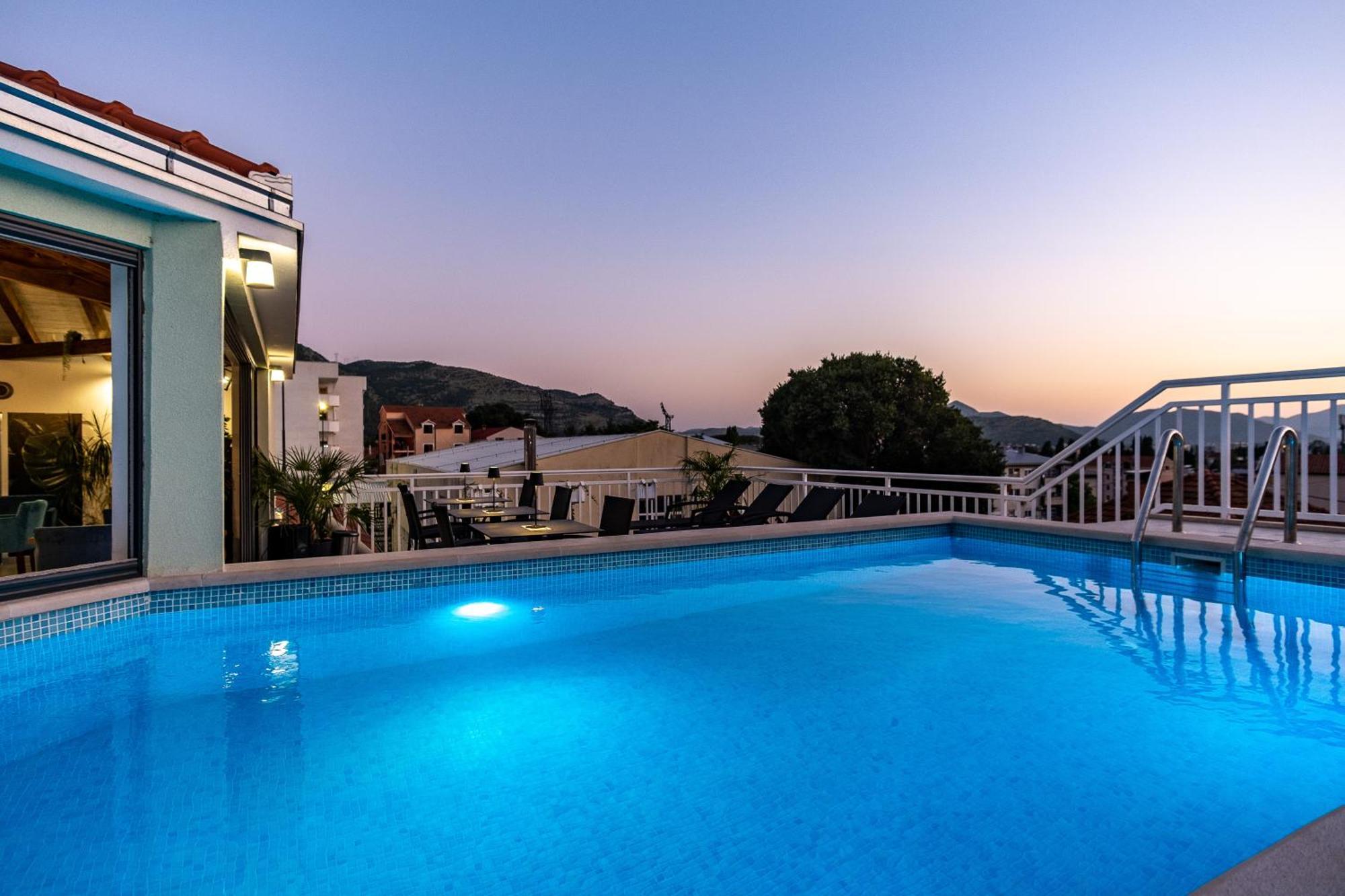 Apartments Sweet Dreams Τρέμπινιε Εξωτερικό φωτογραφία