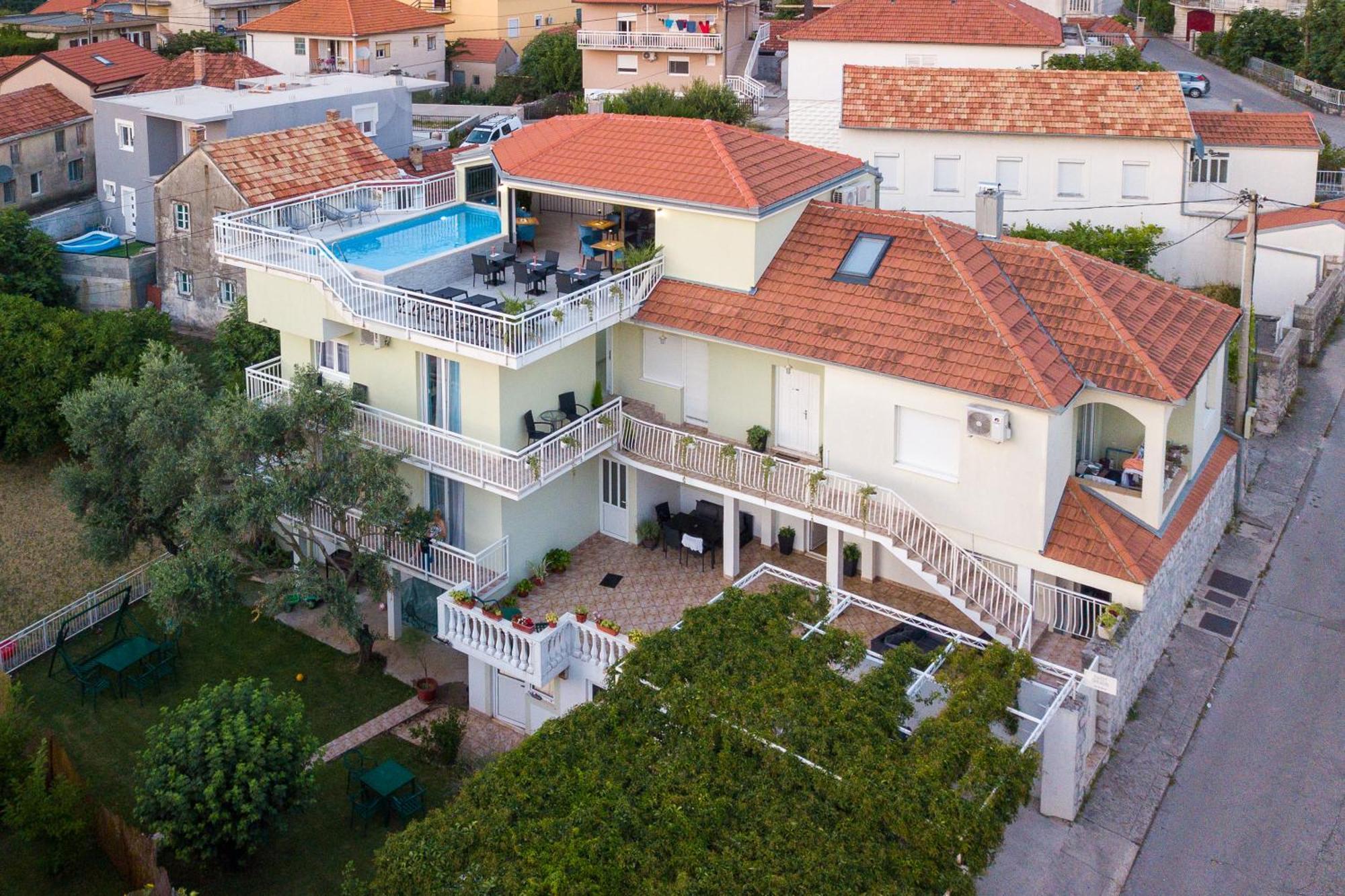 Apartments Sweet Dreams Τρέμπινιε Εξωτερικό φωτογραφία