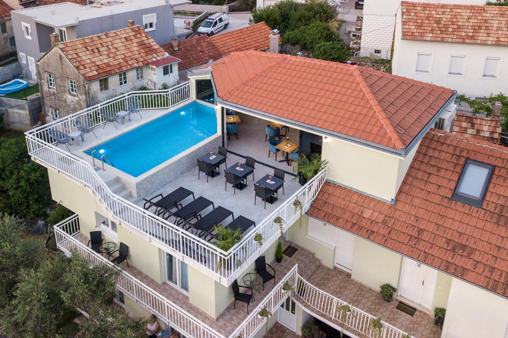 Apartments Sweet Dreams Τρέμπινιε Εξωτερικό φωτογραφία