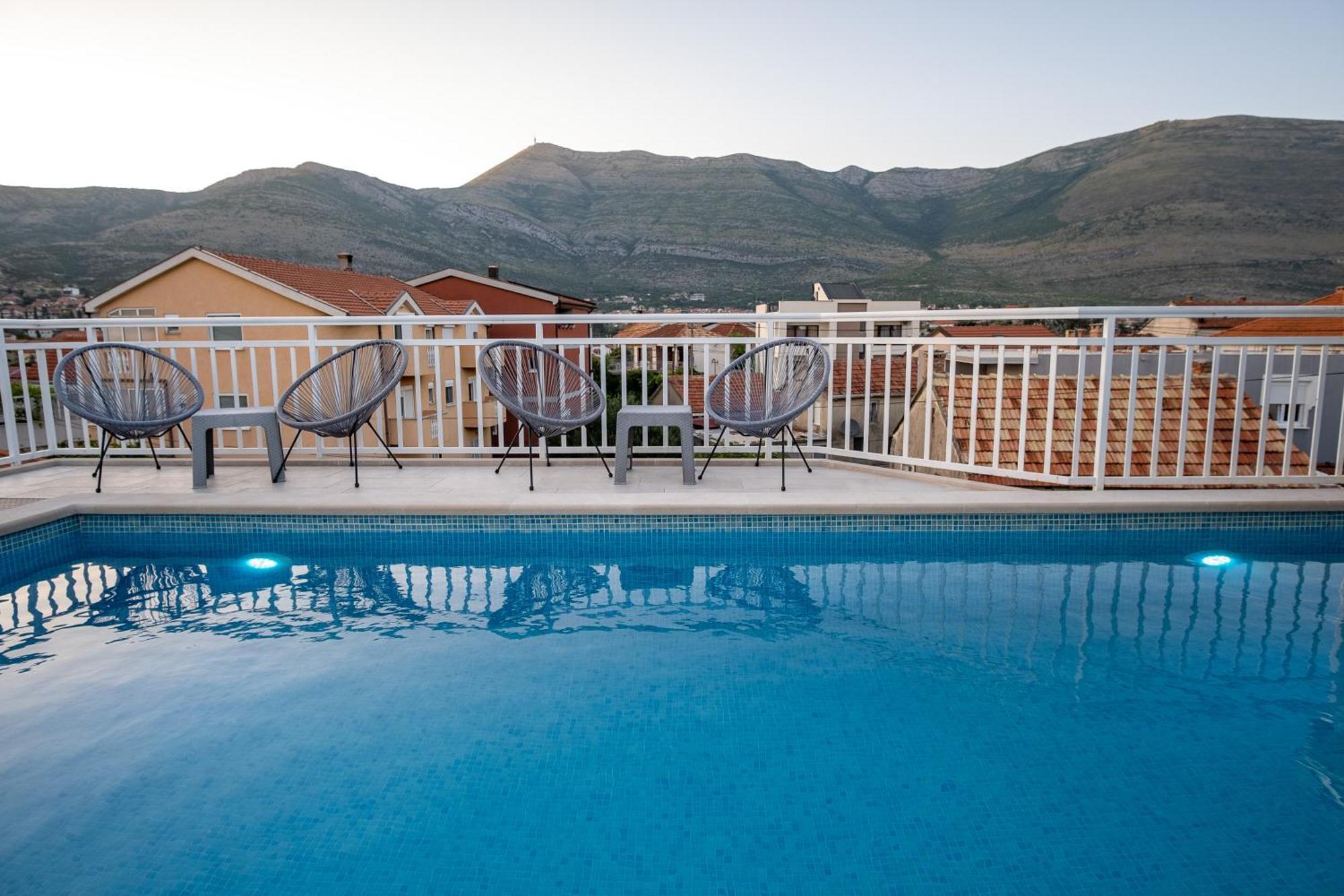 Apartments Sweet Dreams Τρέμπινιε Εξωτερικό φωτογραφία
