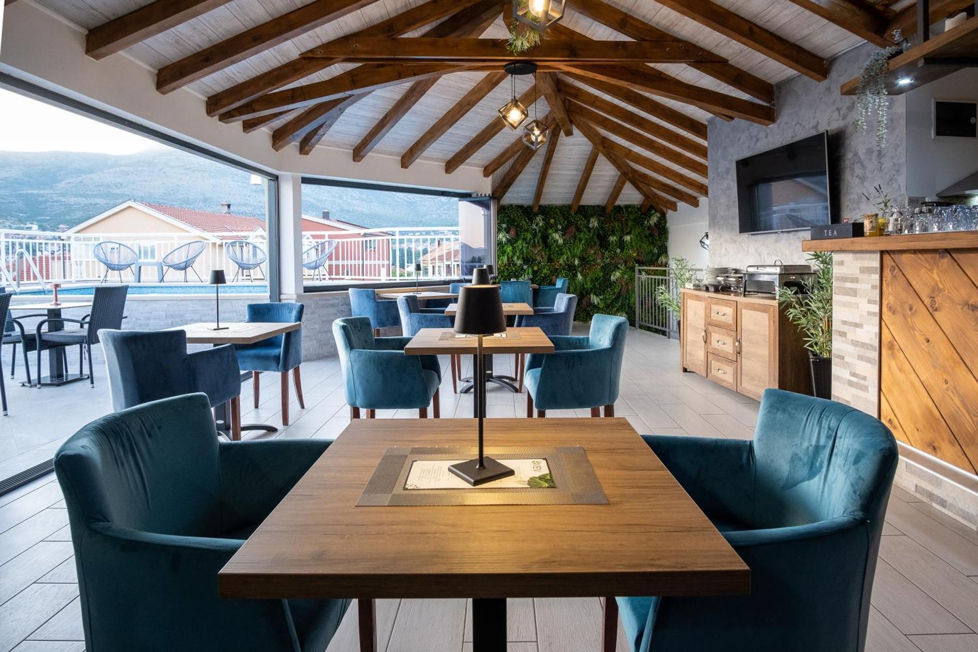 Apartments Sweet Dreams Τρέμπινιε Εξωτερικό φωτογραφία