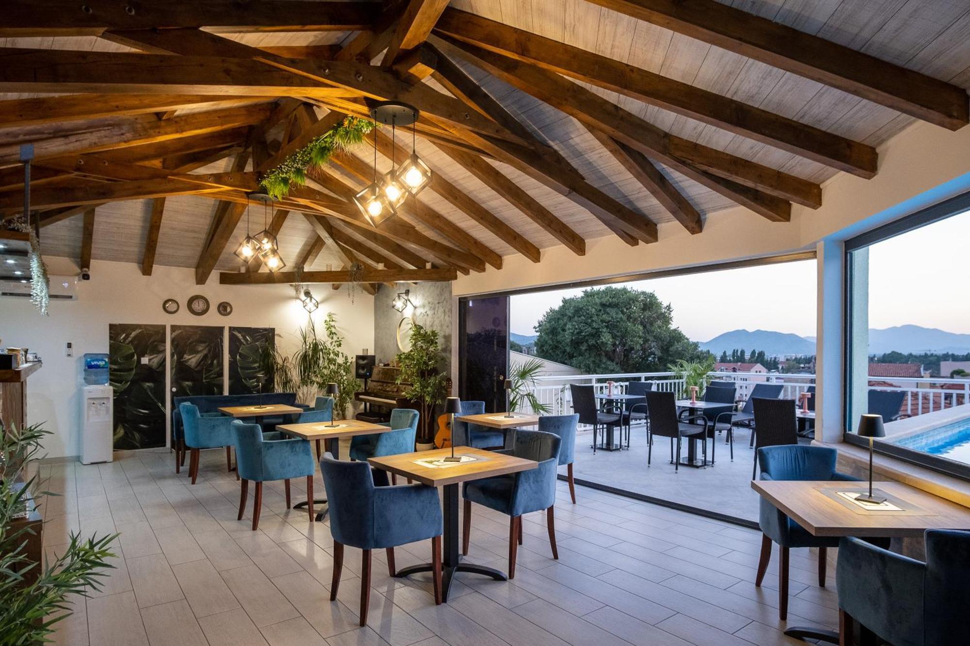 Apartments Sweet Dreams Τρέμπινιε Εξωτερικό φωτογραφία
