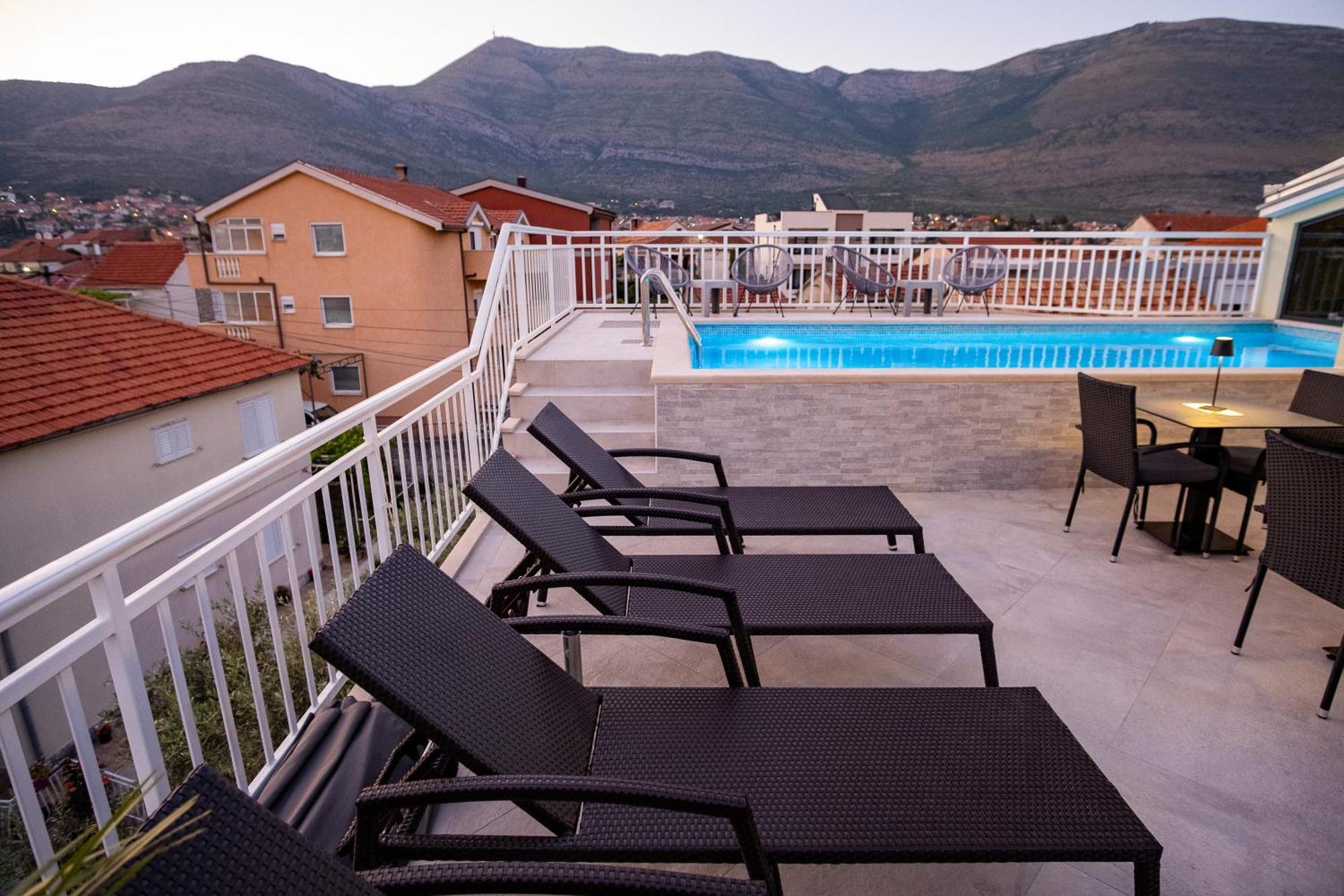 Apartments Sweet Dreams Τρέμπινιε Εξωτερικό φωτογραφία